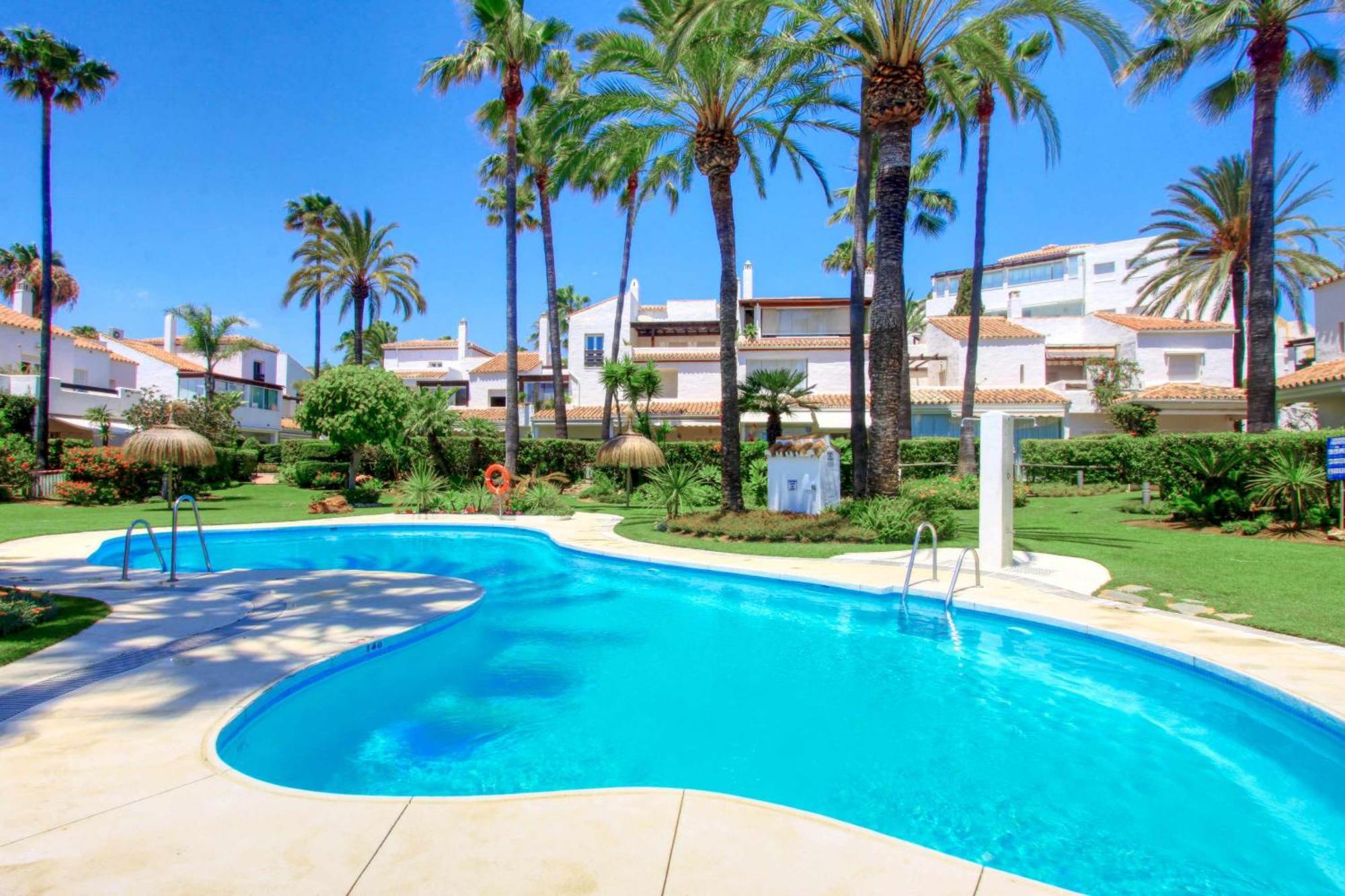 1176 Beach Front 2 Pools Bahia Марбелья Экстерьер фото